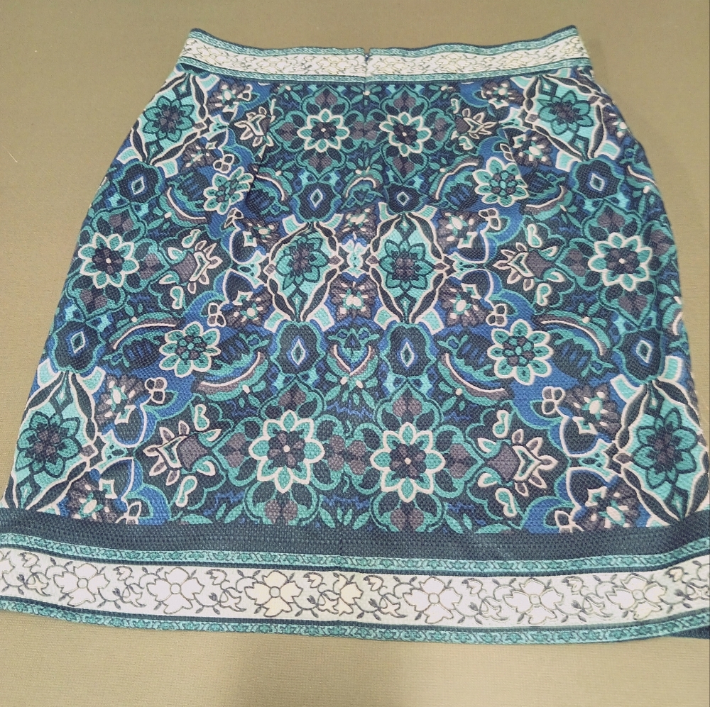 Loft Skirt Size 8 NWT